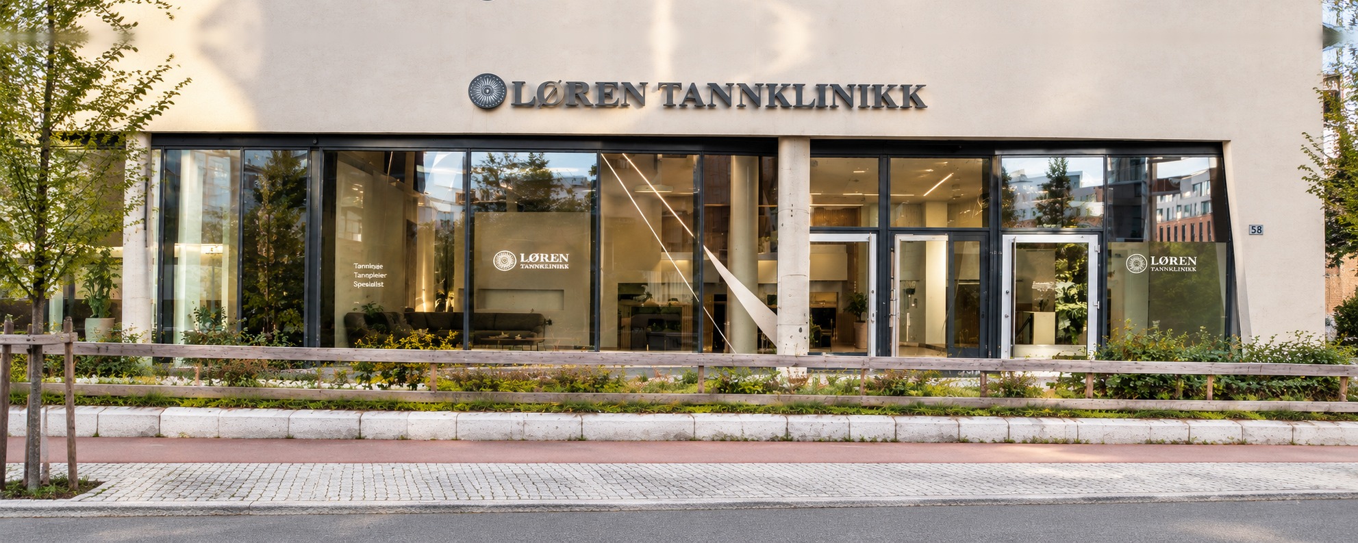 Løren Tannklinikk sin fasade i Lørenveien 58