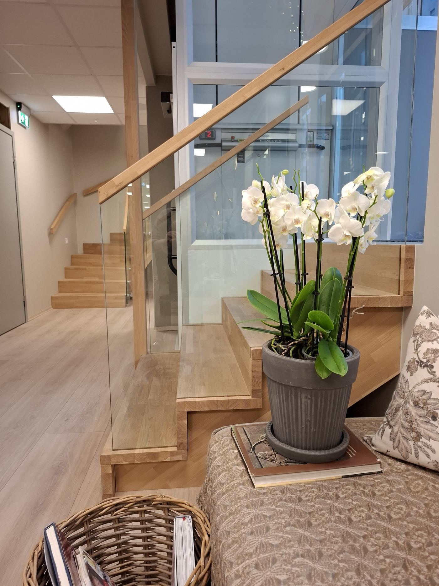 Cosy waiting area at Løren Tannklinikk